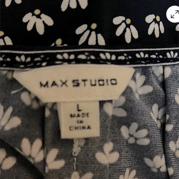 Max Studio Navy and White Floral Print Knit Dress size Large Women's - Picture 3 of 4